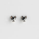 Puces d'oreilles bouledogue