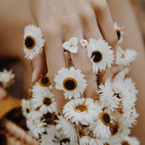 bague ajustable dorée fleur bougainvillier blanc