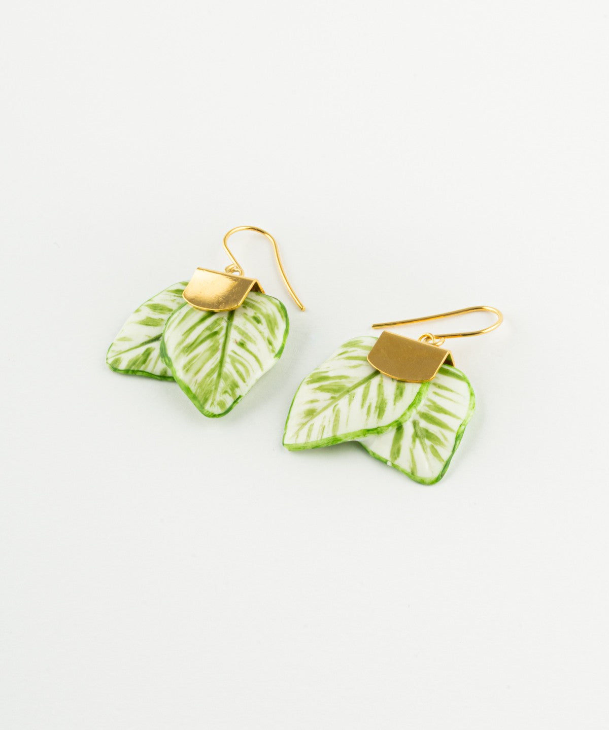 boucle d'oreilles fait main porcelaine feuilles