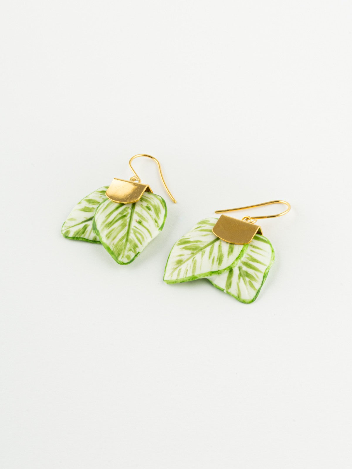 boucle d'oreilles fait main porcelaine feuilles