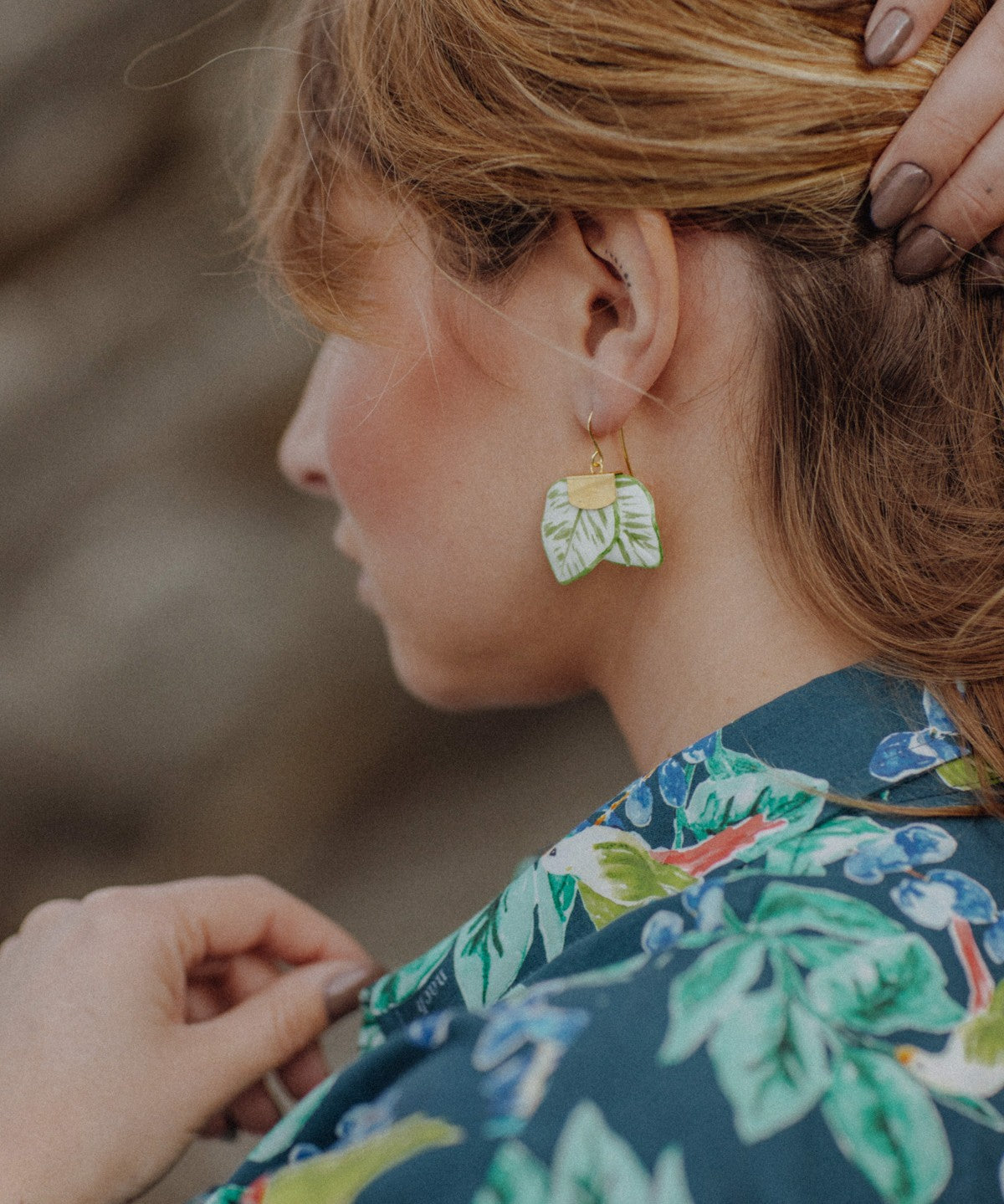 boucle d'oreilles fait main porcelaine feuilles