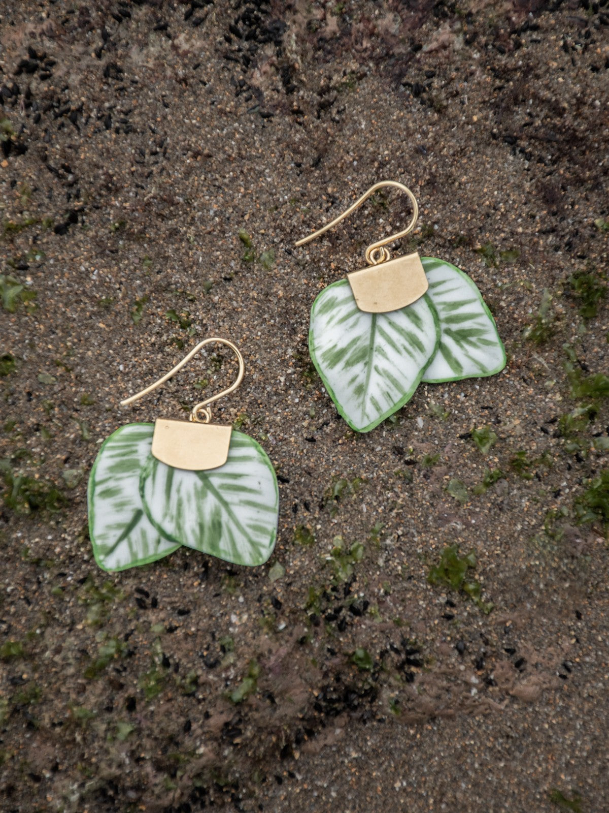 boucle d'oreilles fait main porcelaine feuilles