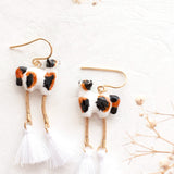 Boucles d'oreilles chat noir & marron avec pompons