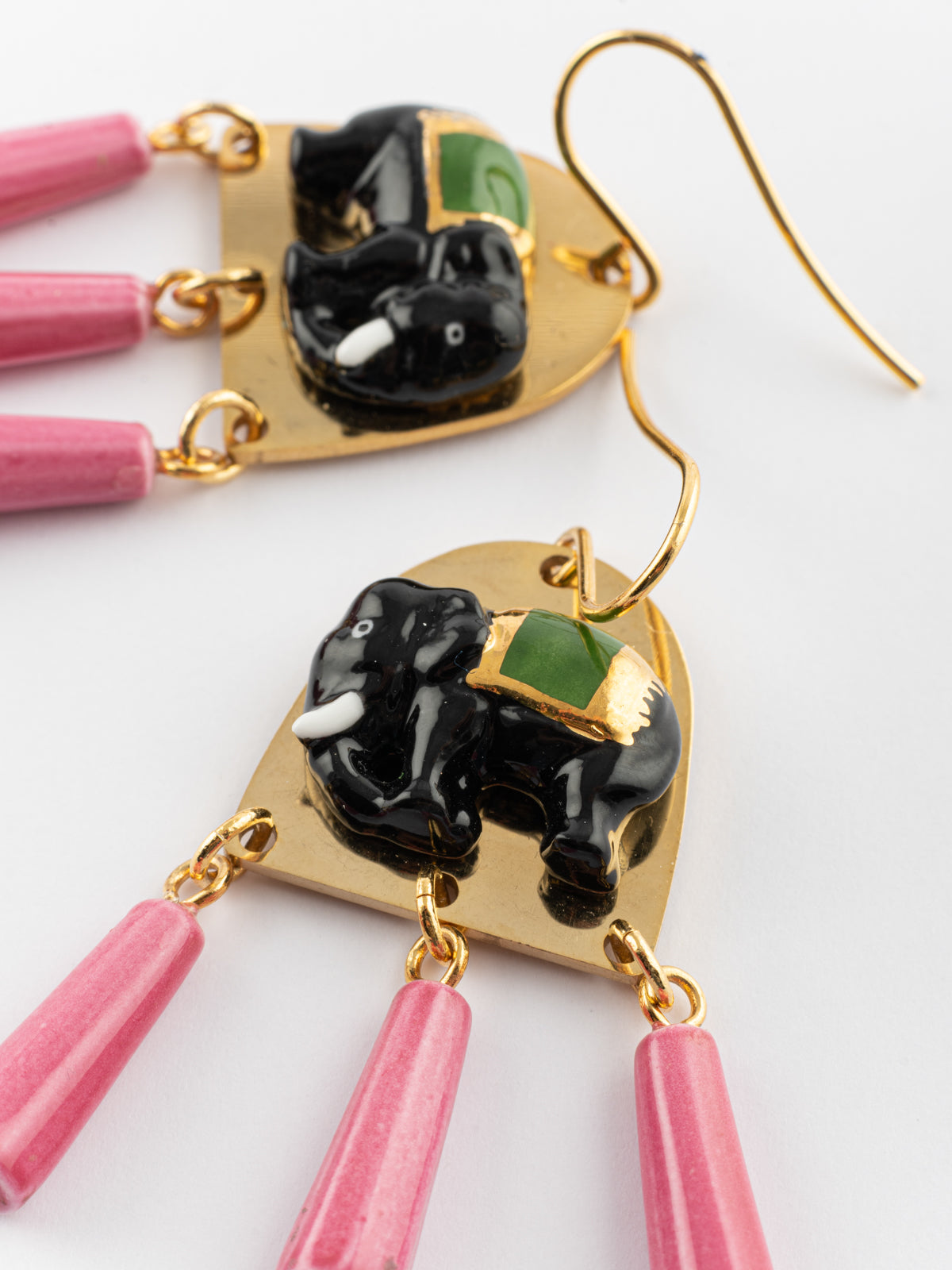 Boucles d'oreilles éléphant d'Asie graphique