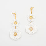 Boucles d'oreilles fleur blanche porcelaine peint a la main