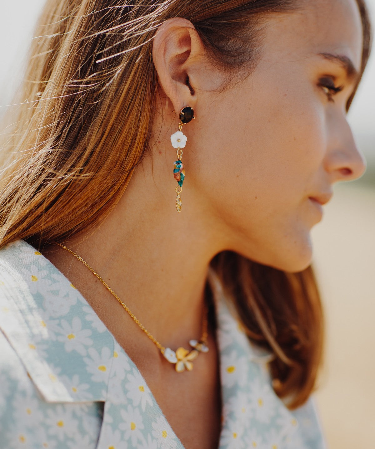 Boucles d'oreilles pendantes fleur et oiseau