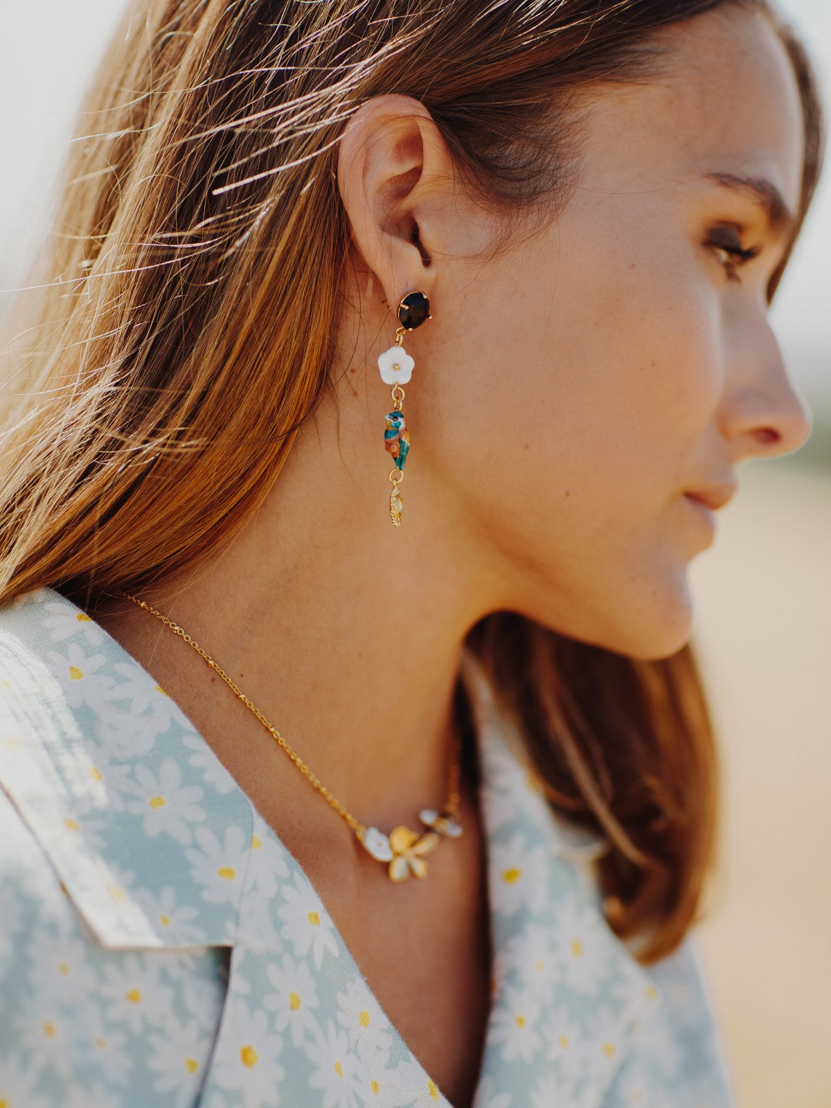 Boucles d'oreilles pendantes fleur et oiseau