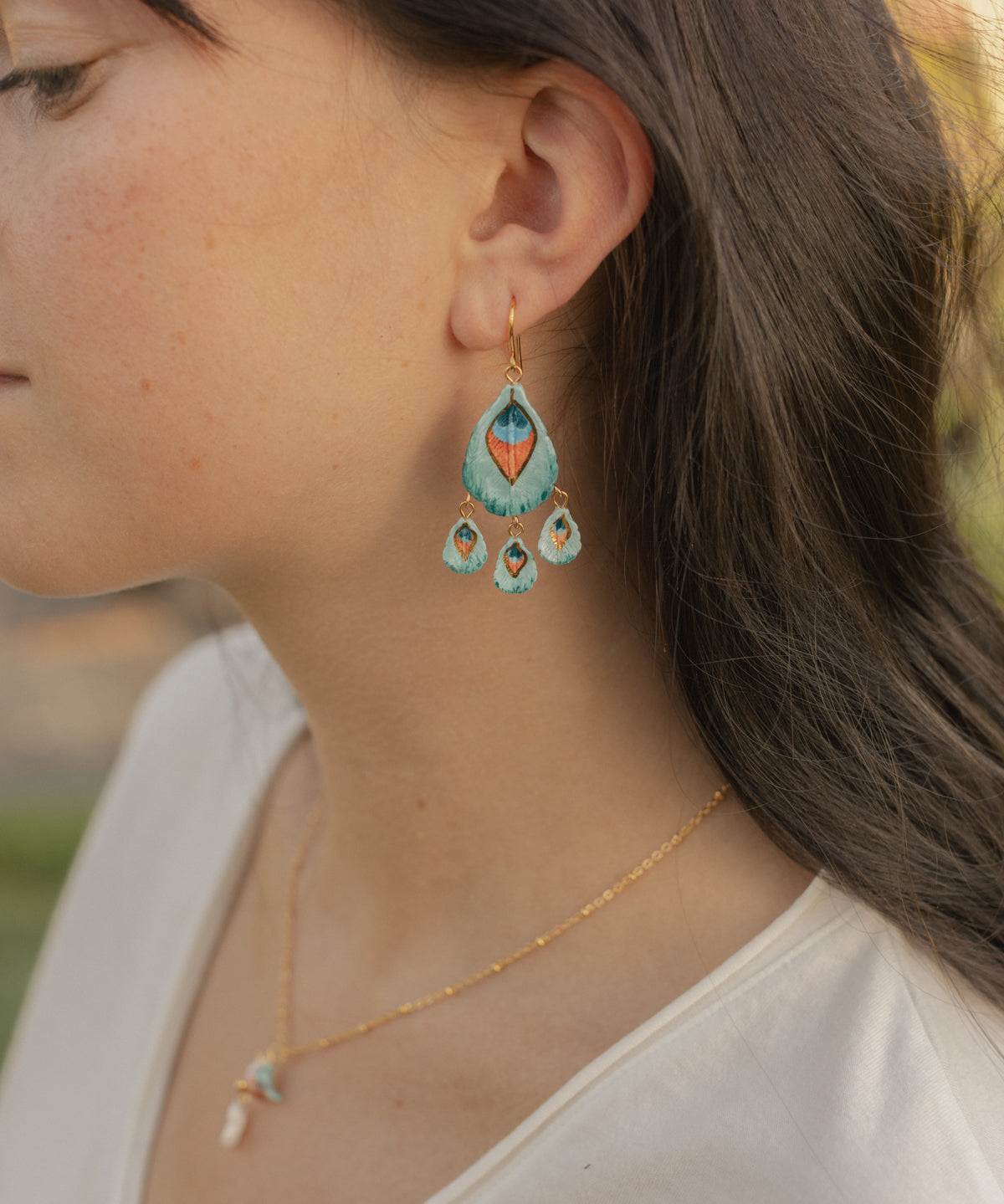 Boucles d'oreilles plume de paon & pampilles