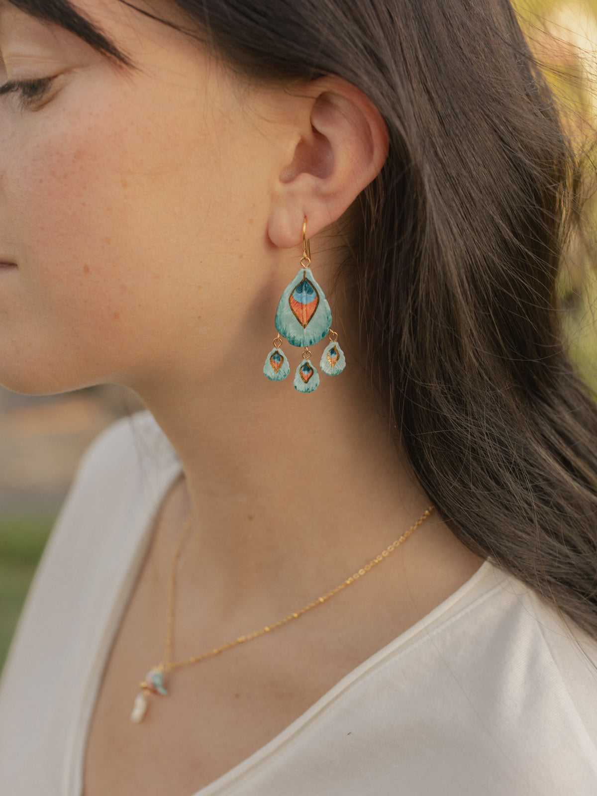 Boucles d'oreilles plume de paon & pampilles