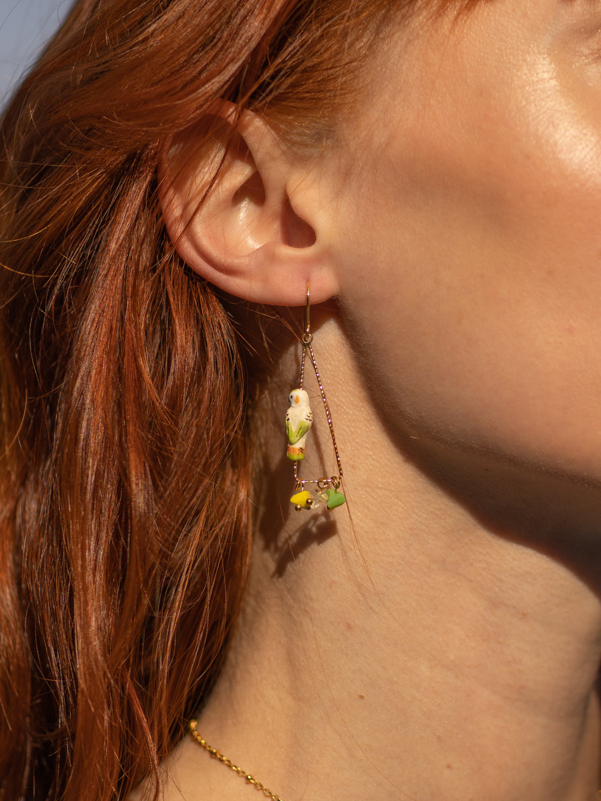 Boucles d'oreilles triangles perruche & perles