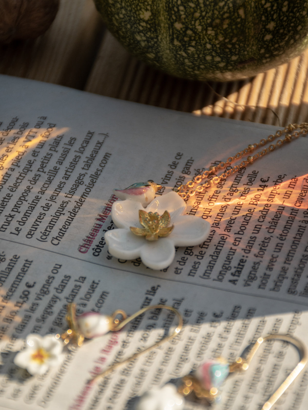 Collier fleur de poirier & oiseau